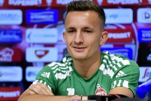 Marius Ștefănescu își reziliază contractul cu FCSB și pleacă la Sepsi OSK, declarând că va……..