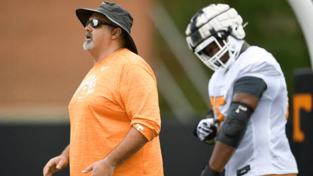 Tennessee loses 4-star offensive lineman from 2026 class, per report…