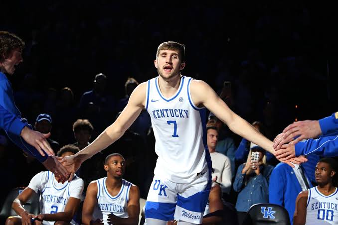 Breaking News: Andrew Carr (back) is set to return for Kentucky at Tennessee….