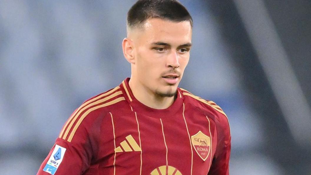 “Enzo Le Fée sorprende i tifosi con un ritorno a sorpresa alla AS Roma per una nuova sfida! Leggi di più…”