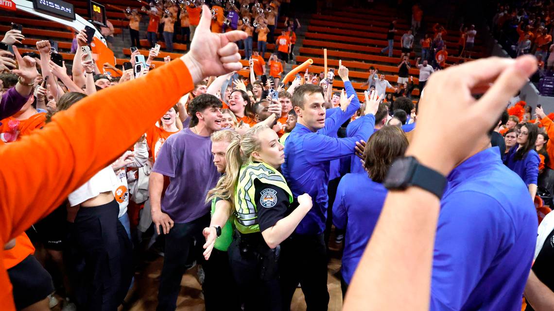 Duke HC Jon Scheyer Calls Out Clemson Security After Court Storming Incident…