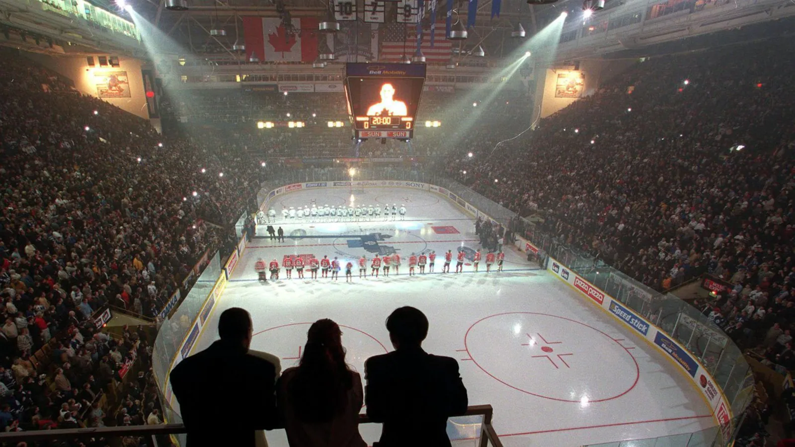 Toronto Maple Leafs Fans Mourn the Loss of PA Announcer Paul Morris at Age 86…