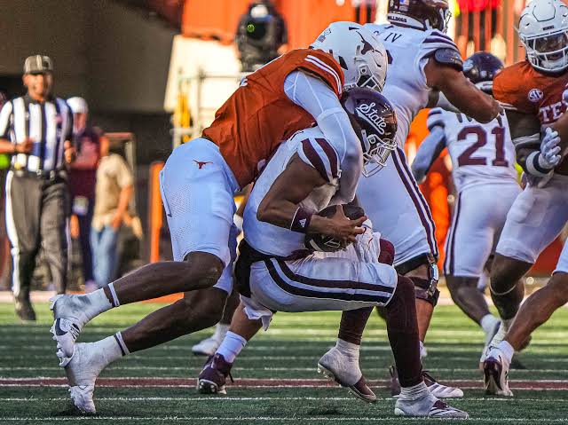 Texas Longhorns’ Stars Shine: Arch Manning Leads Heisman Race, Colin Simmons Dominates Defense