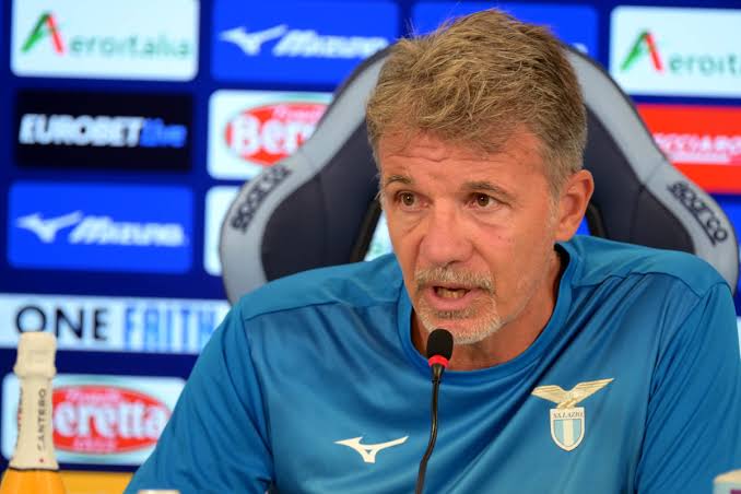 L’allenatore della SS Lazio, Marco Baroni, garantisce il futuro rinnovando il contratto del suo attaccante chiave.