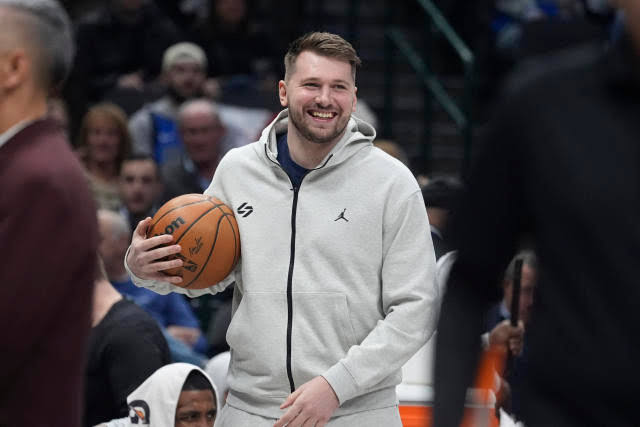 “Luka Dončić šokira NBA svet z neverjetnim dosežkom – nekaj, česar ni storil še noben igralec!”