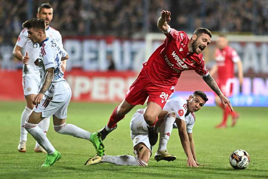 Știri triste: mijlocașul de la Dinamo, Vhakka Gnahore, va petrece încă o lună alături de echipă din cauza unei accidentări care se agravează… vezi mai mult.